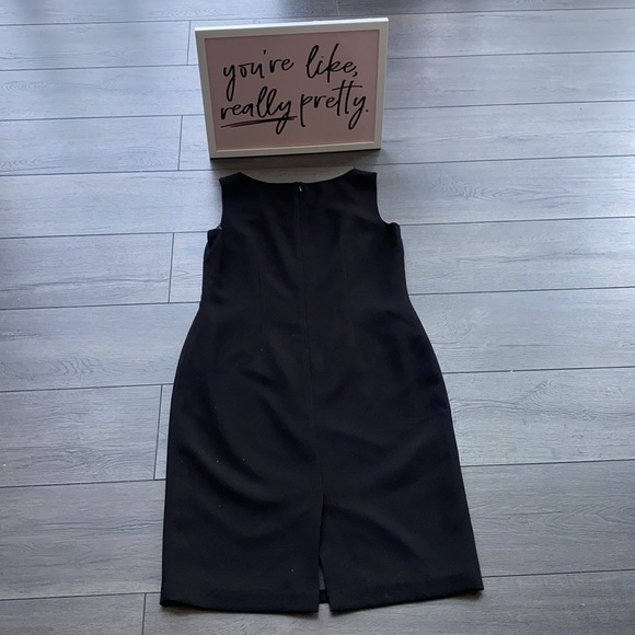 Black dress - Picture 2 of 3
